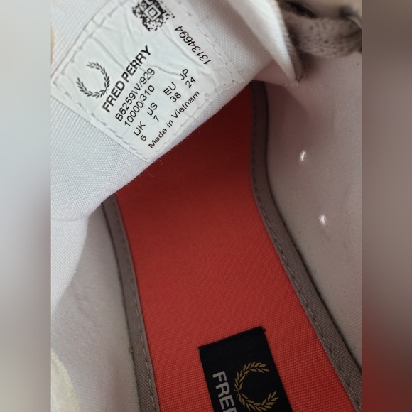 Brand New Fred Perry Sneakers - Picture 9 of 10